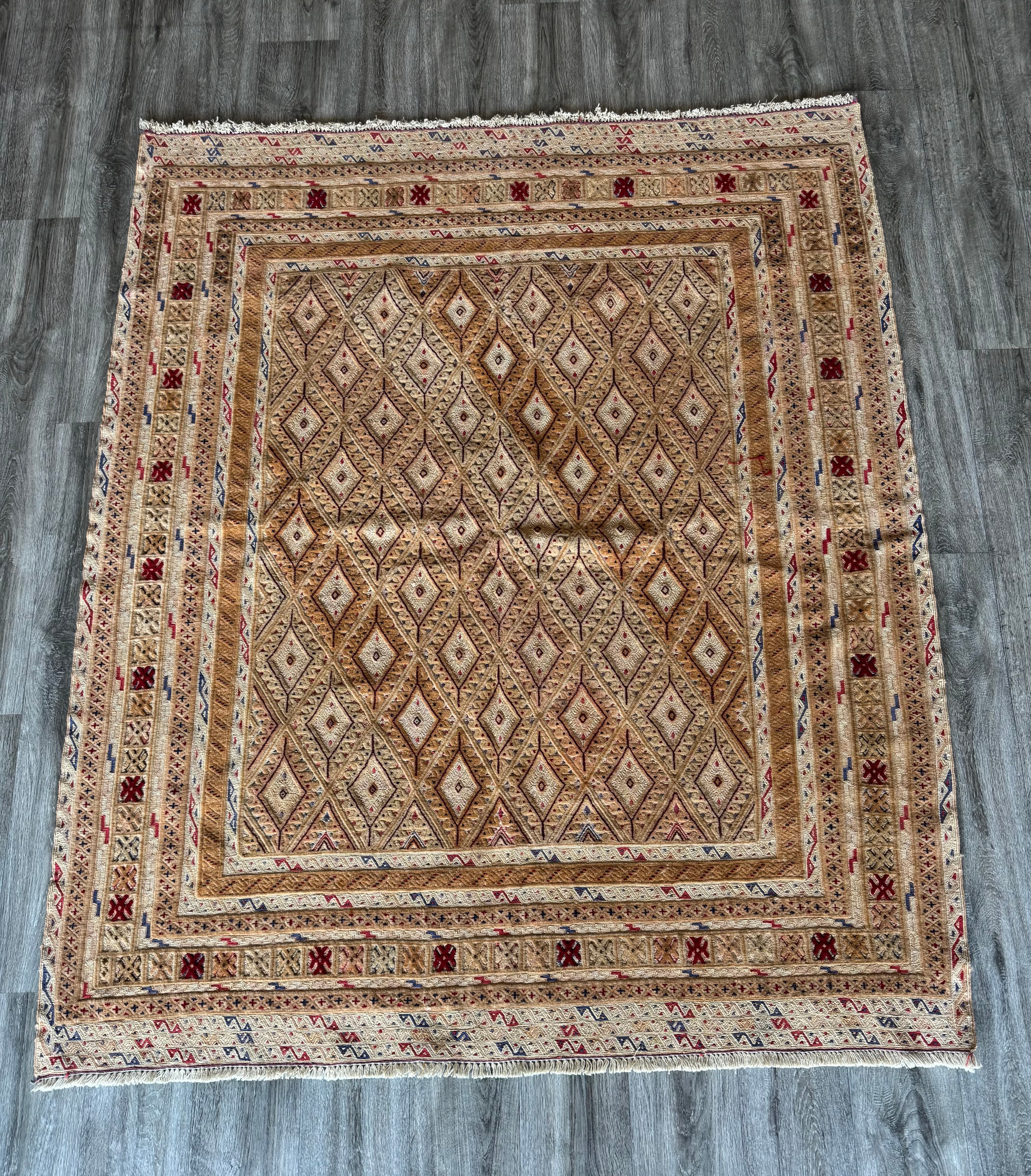 Handmade Meshwani Rug